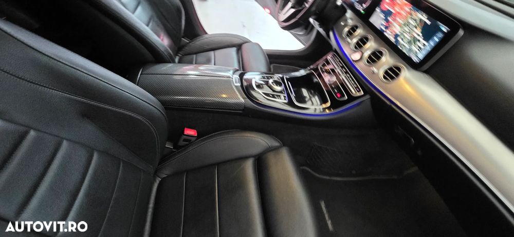 Mercedes-Benz E 220 d T 9G-TRONIC AMG Line - 34