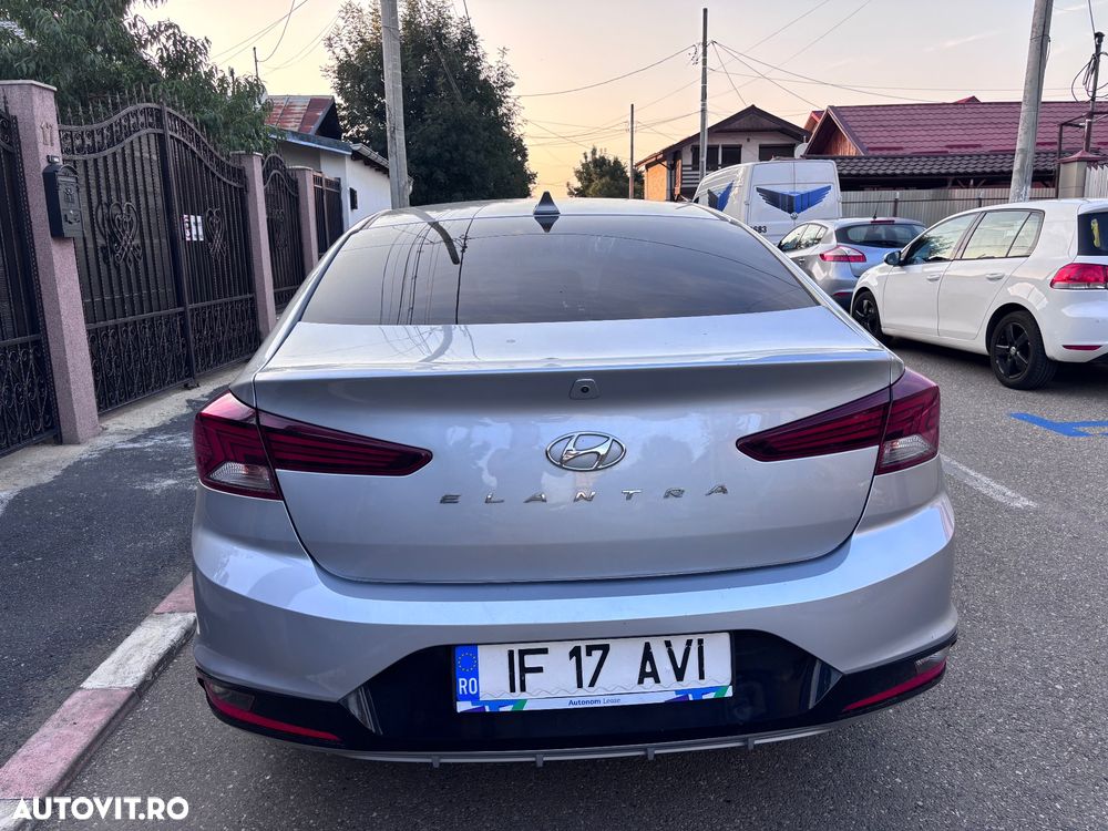 Hyundai Elantra 1.6 MPi Highway - 3