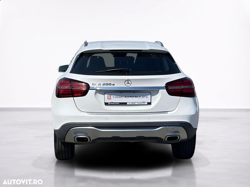 Mercedes-Benz GLA 200 d 7G-DCT - 5