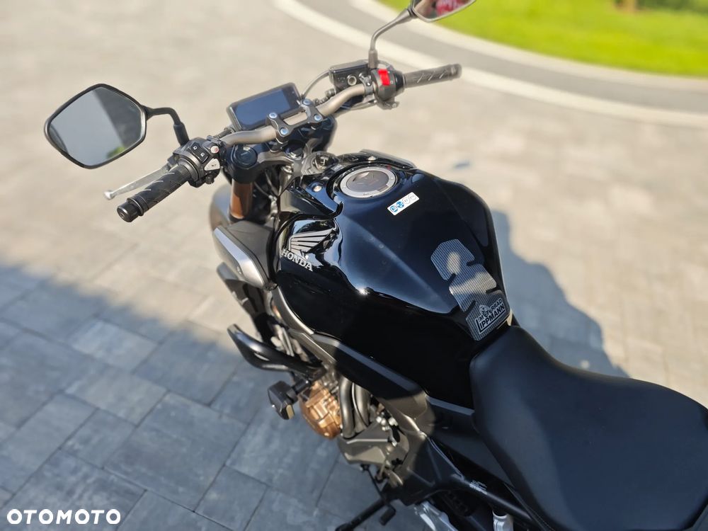 Honda CB - 11