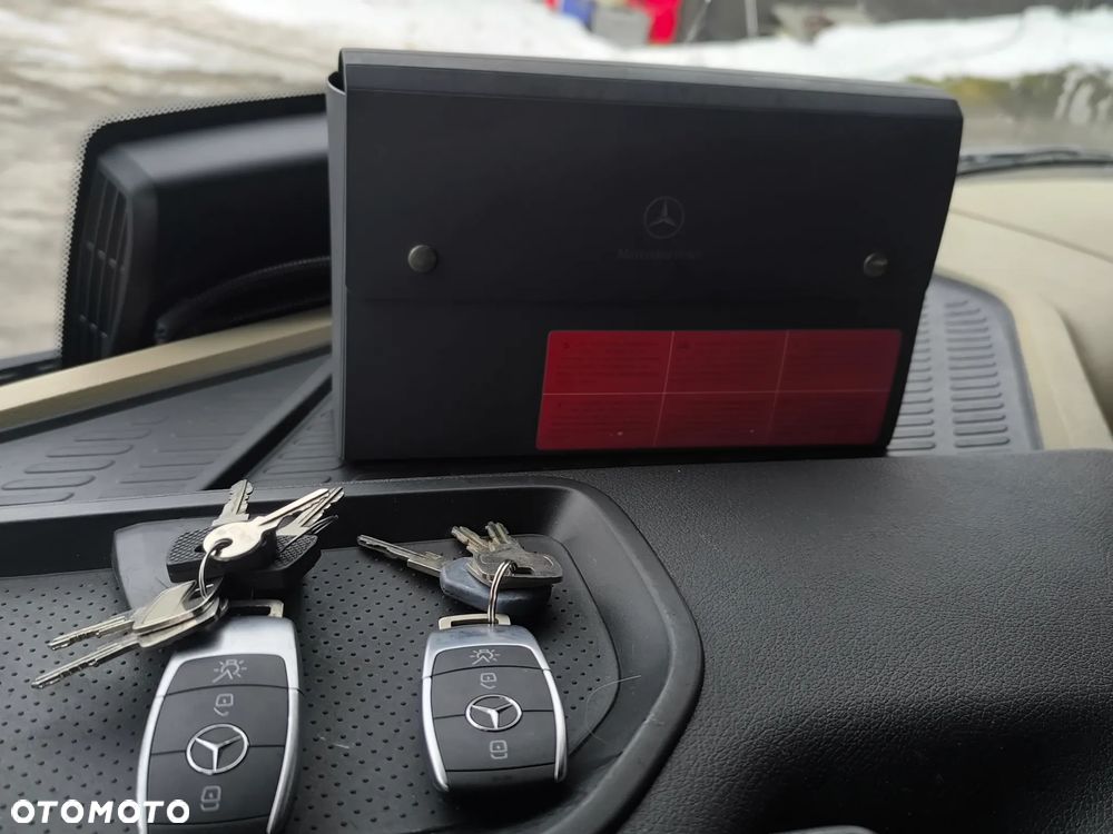 Mercedes-Benz ACTROS - 14