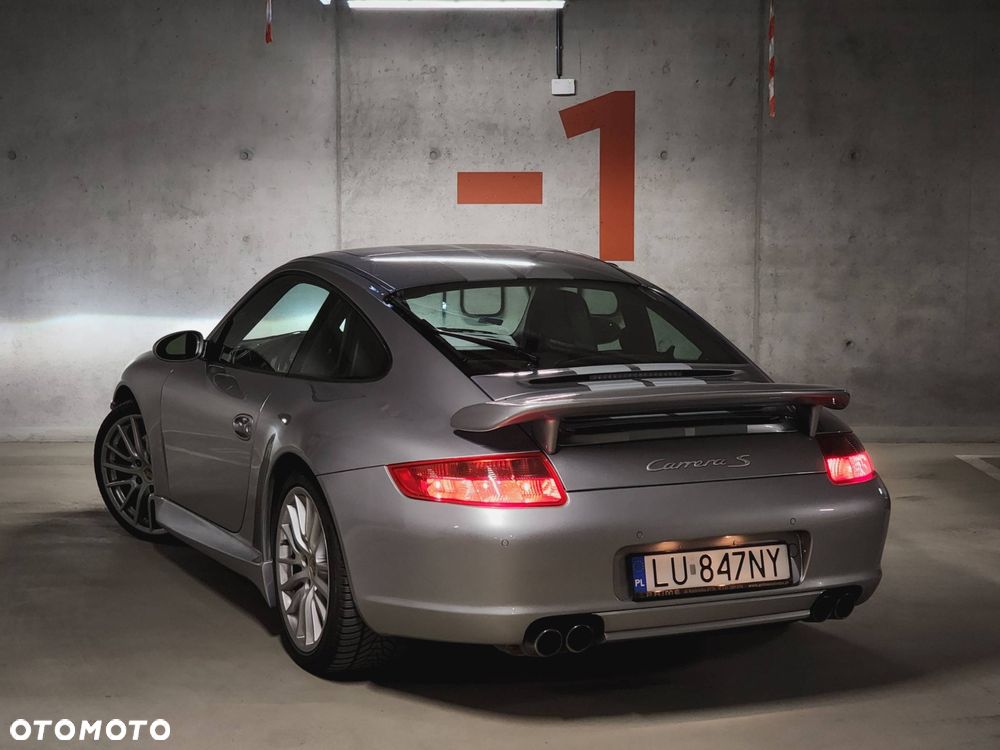 Porsche 911 Carrera S - 8
