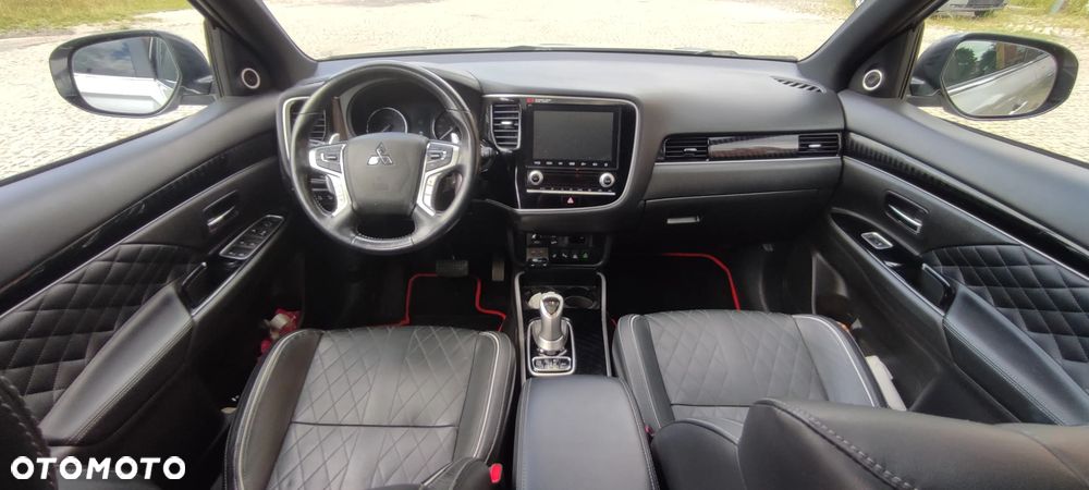 Mitsubishi Outlander Instyle + - 12