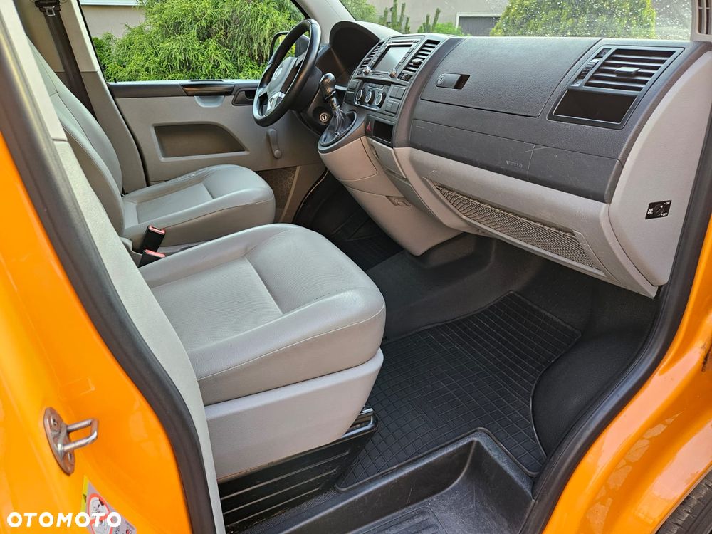 Volkswagen Transporter Caravelle Lang BMT Comfortline - 14