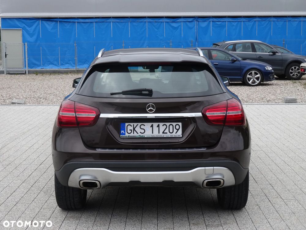 Mercedes-Benz GLA 200 d 4Matic 7G-DCT UrbanStyle Edition - 8