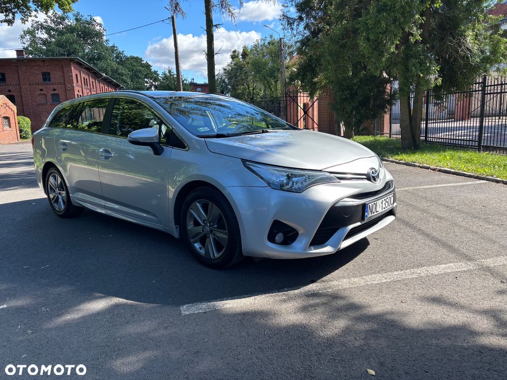 Toyota Avensis 2.0 D-4D Premium - 8