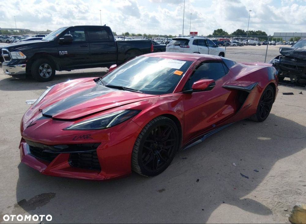 Chevrolet Corvette - 3