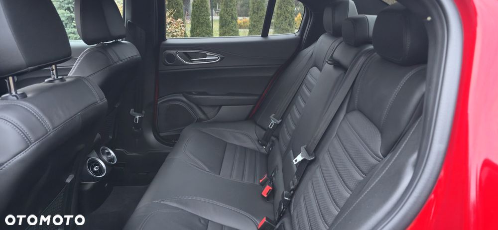 Alfa Romeo Giulia - 9