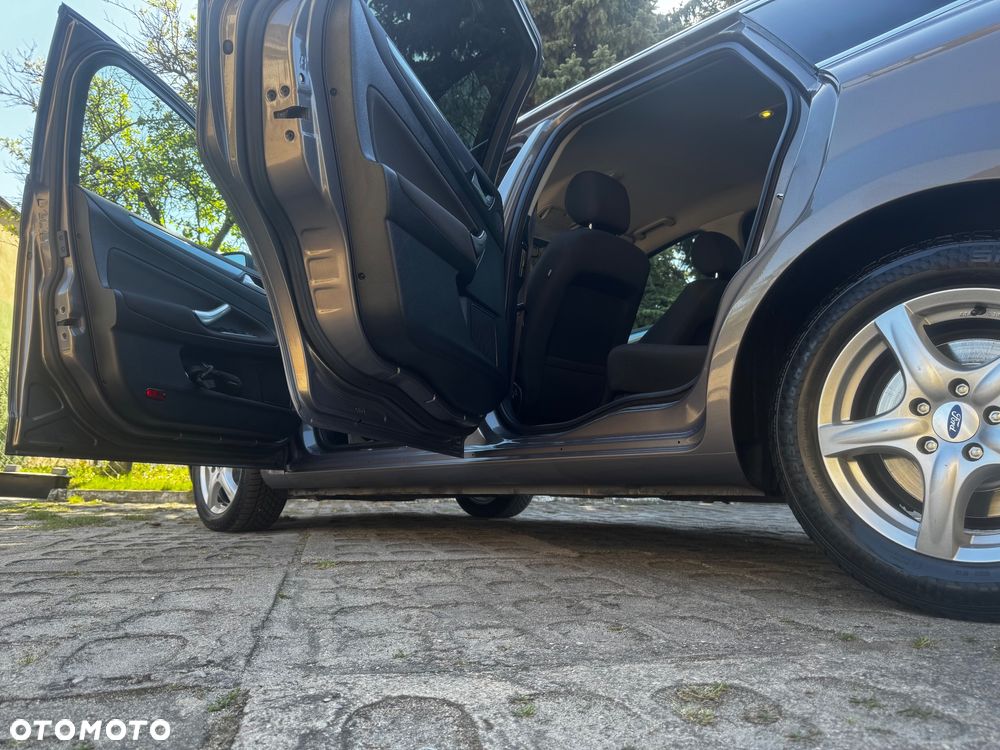 Ford Mondeo 1.6 T Titanium - 17
