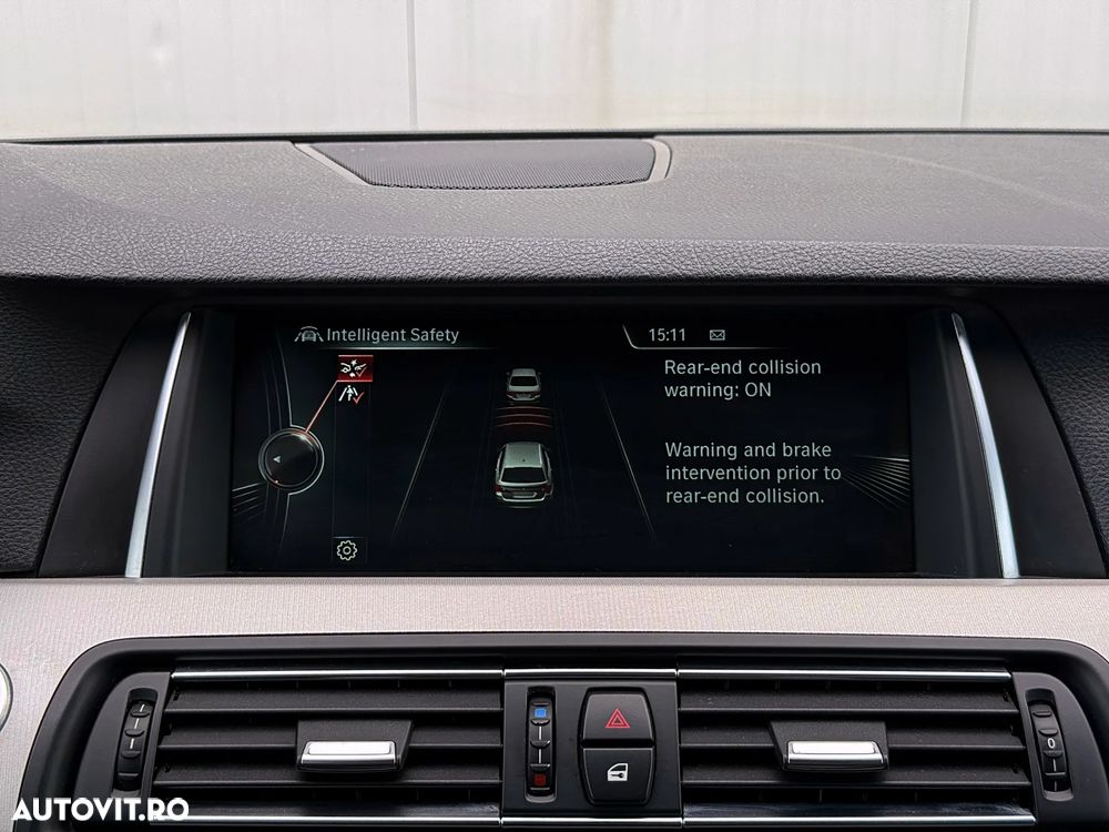 BMW Seria 5 535d xDrive Touring Sport-Aut. - 16