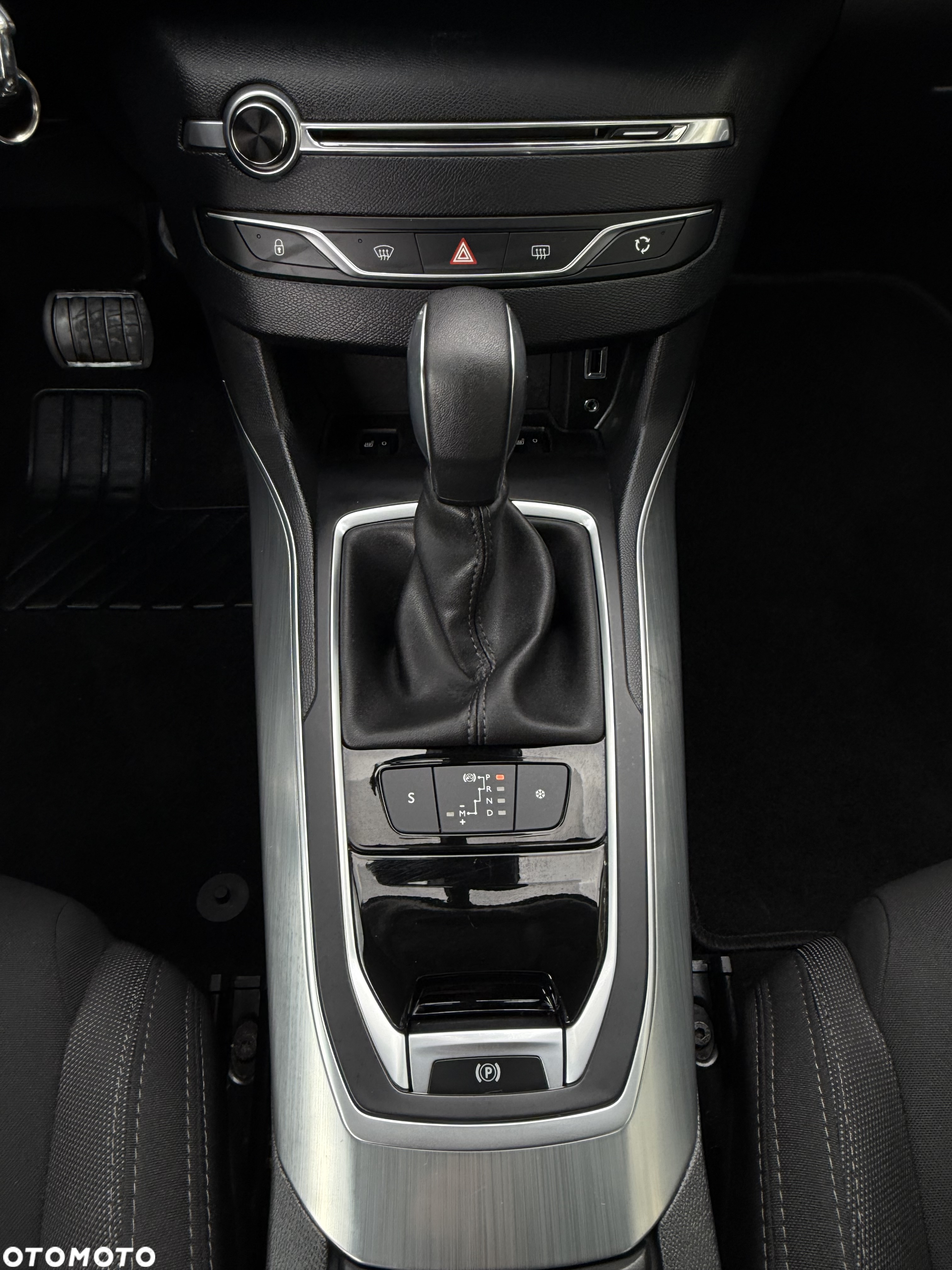 Peugeot 308 SW 1.2 PureTech Allure S&S - 10
