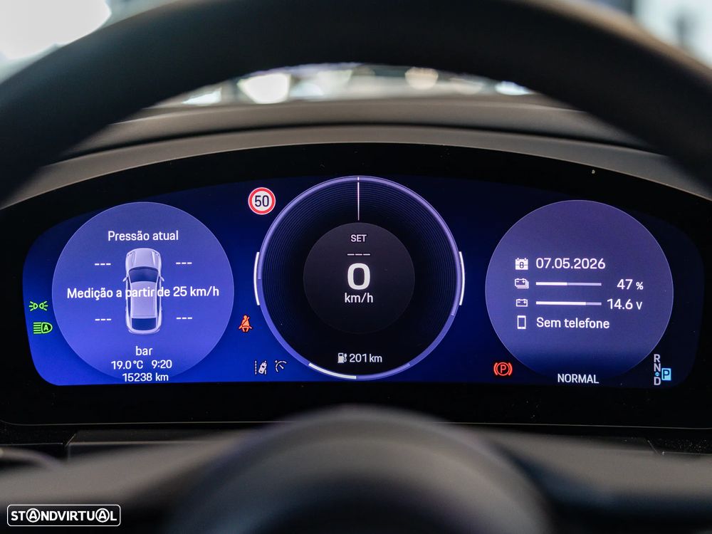 Porsche Macan Electric - 28