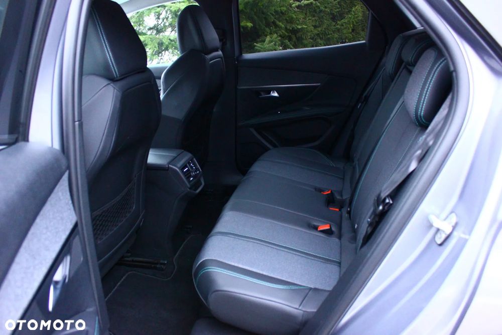 Peugeot 3008 BlueHDi 130 Stop & Start EAT8 Allure - 31