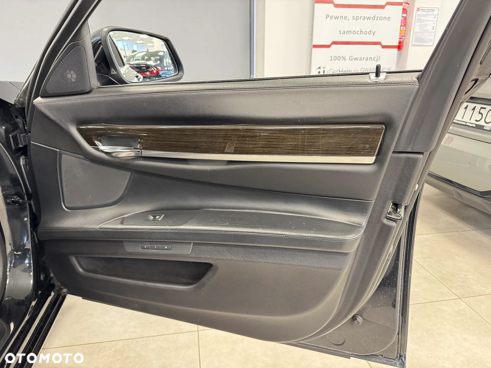 BMW Seria 7 - 22