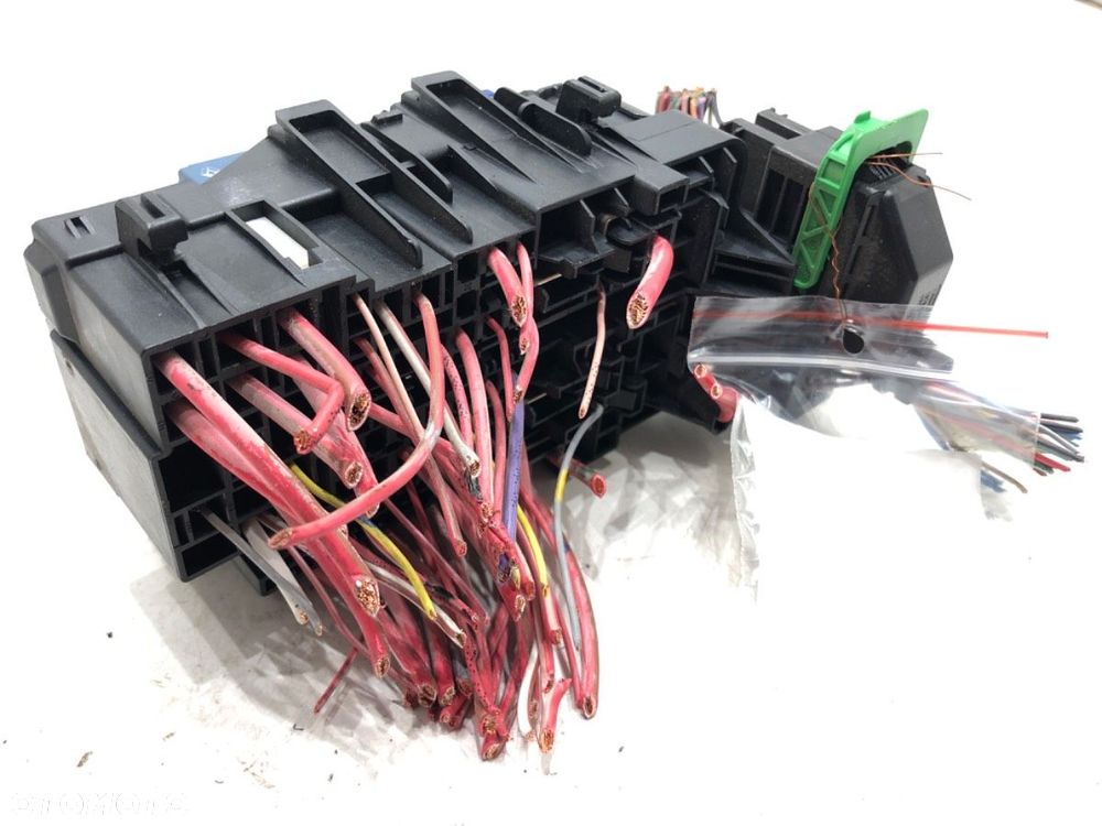 SKRZYNKA BEZPIECZNIKÓW  RENAULT MEGANE III liftback (BZ0/1_, B3_) 2008 - 2022 1.6 16V (BZ1B, BZ1H) - 2