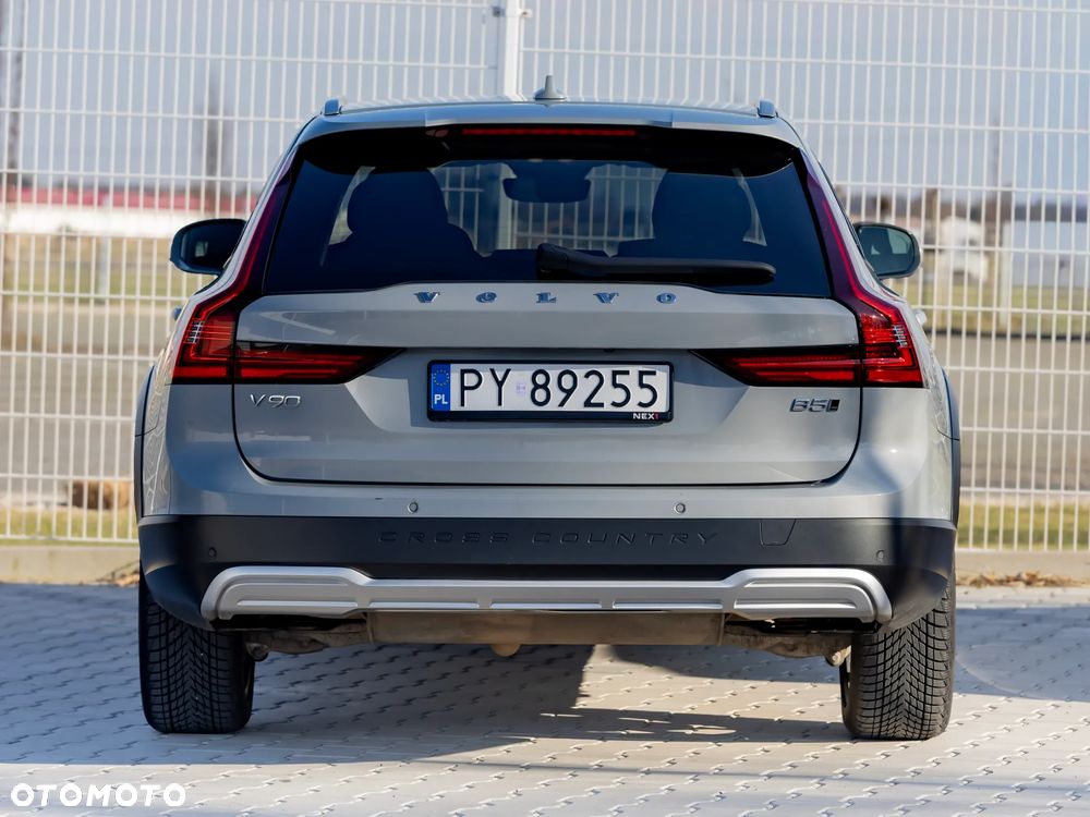 Volvo V90 Cross Country - 7