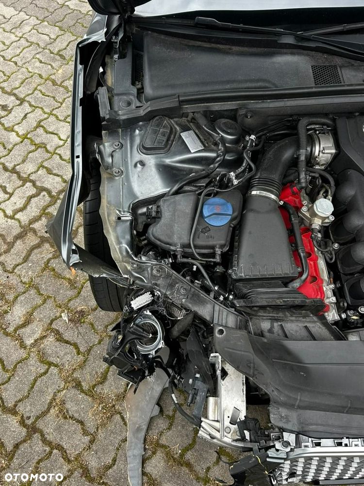 Audi RS4 Avant - 30