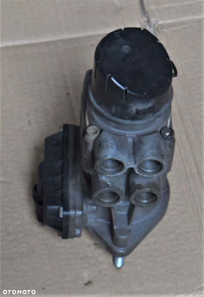 ZAWÓR GŁÓWNY HAMULCA POD PEDAŁ MAN TGA TGX TGS - 4