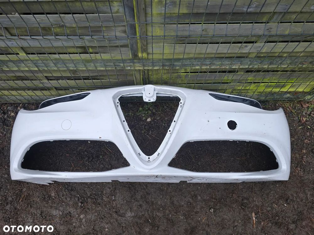 Alfa Romeo giulia zderzak przód oryginał bez dziur - 1