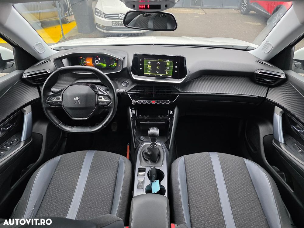 Peugeot 2008 1.2 PureTech Turbo S&S Allure - 4