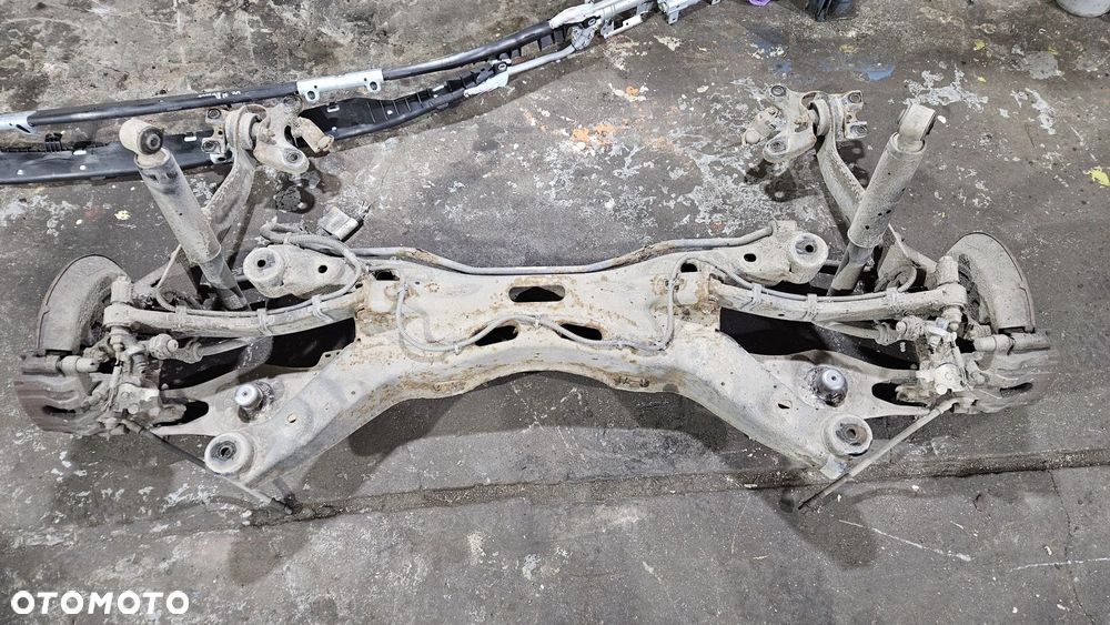 Belka tył tylna zawieszenia sanki tylne trawersa opel vectra c signum - 1