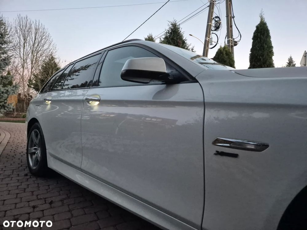 BMW Seria 5 525d xDrive - 34