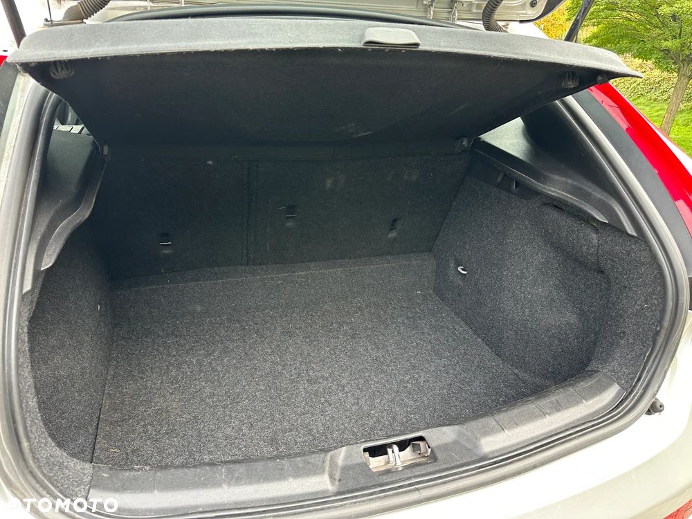 Volvo V40 D4 Drive-E Momentum - 17