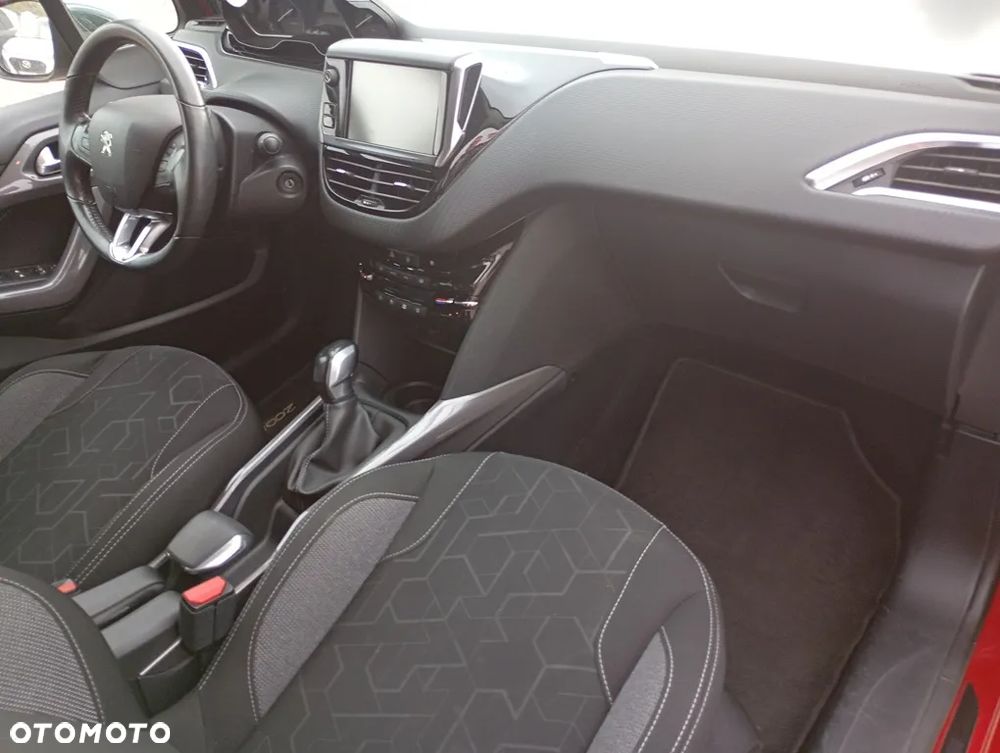 Peugeot 2008 1.2 Pure Tech Style S&S - 14