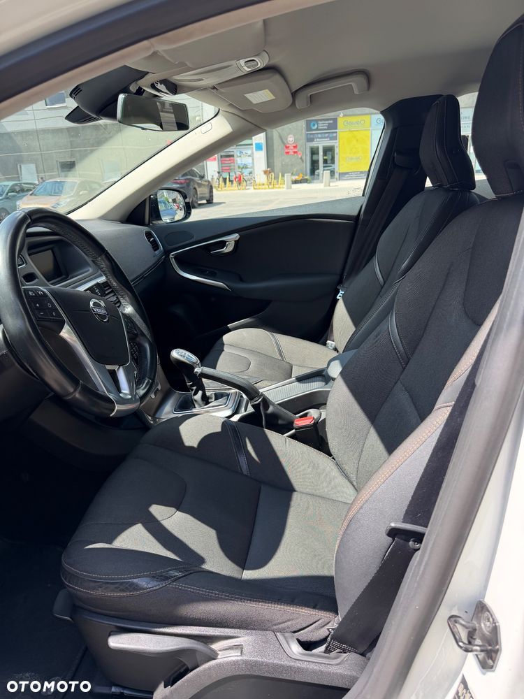 Volvo V40 Cross Country D2 Momentum - 13