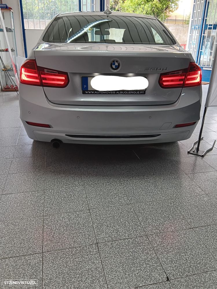 BMW 320 d Auto Line Sport - 3