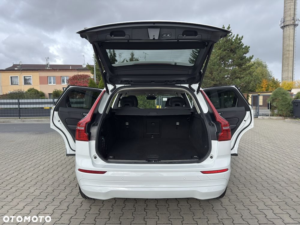 Volvo XC 60 B4 D AWD Geartronic Momentum Pro - 12