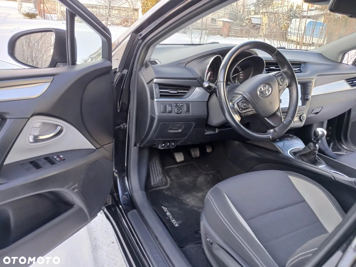 Toyota Avensis 2.0 D-4D Premium - 11
