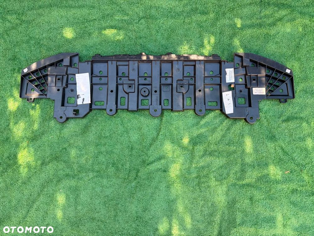 Toyota Yaris IV Płyta Osłona pod zderzak NOWA 52618-K0010 Oryginał - 2