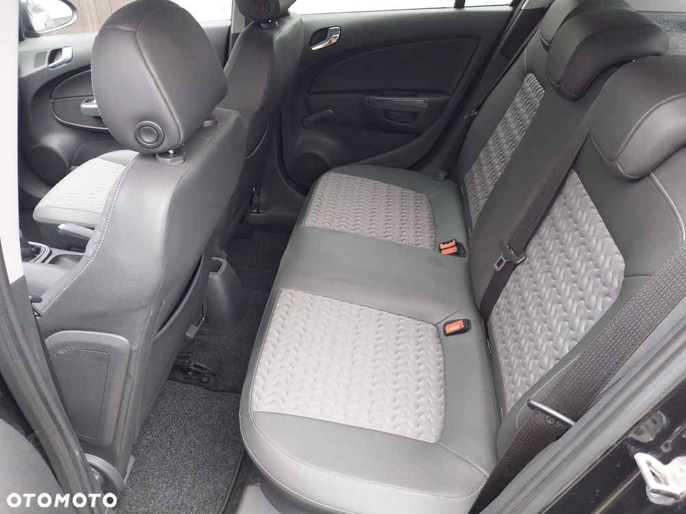 Opel Corsa 1.4 16V Cosmo - 17