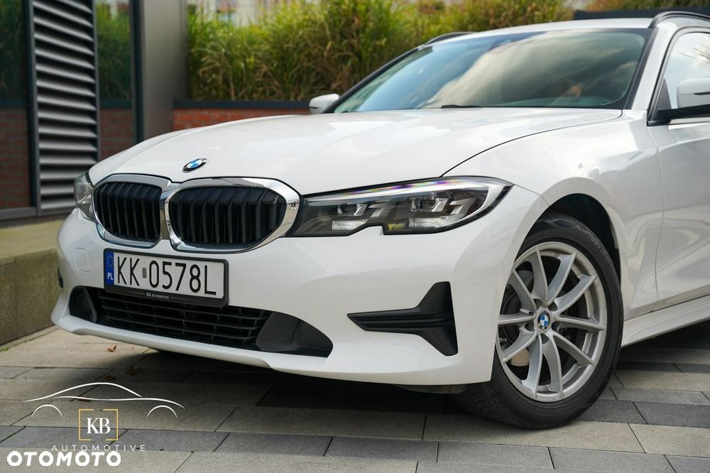 BMW Seria 3 318i - 37