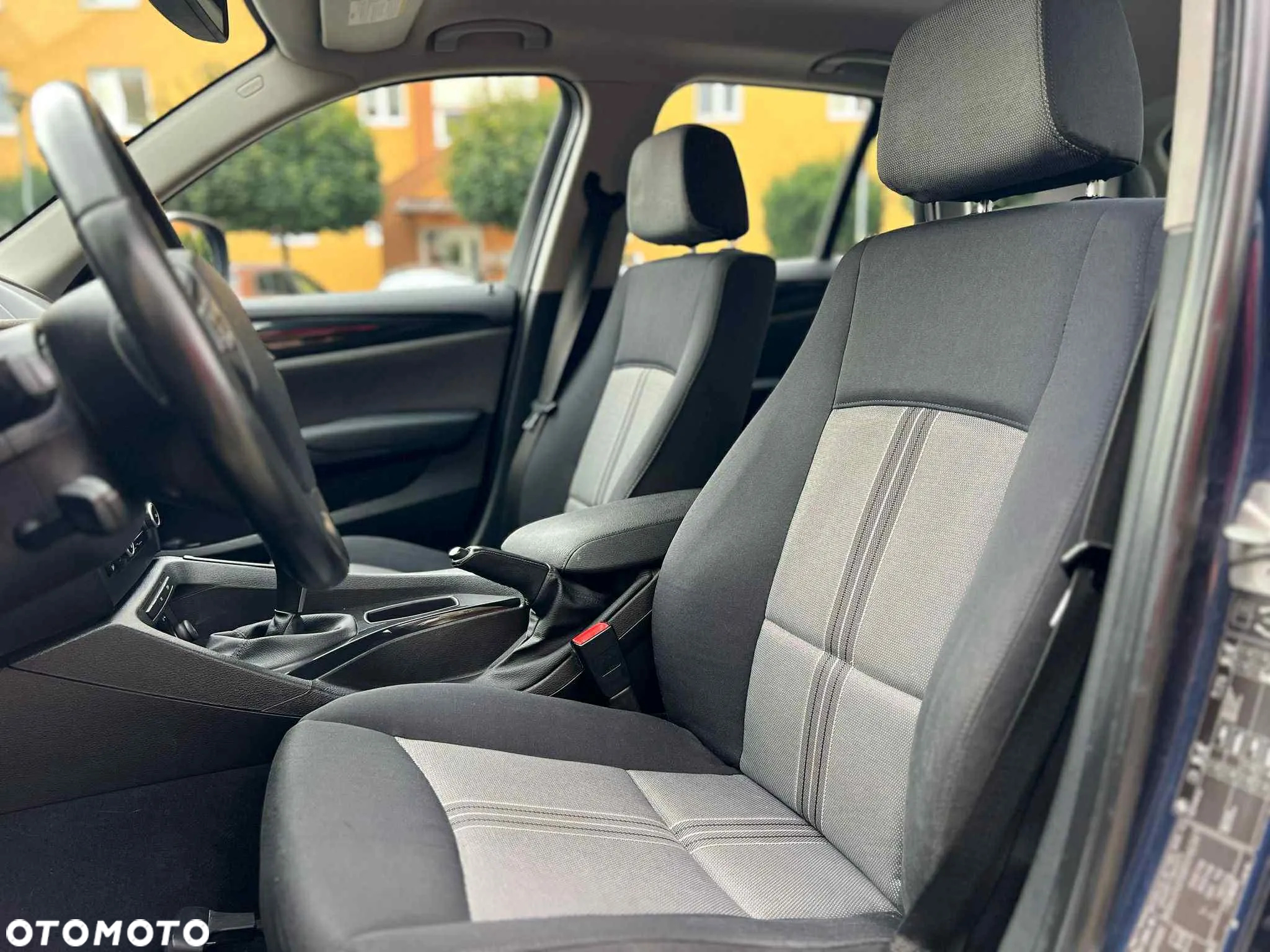 BMW X1 sDrive20d - 12
