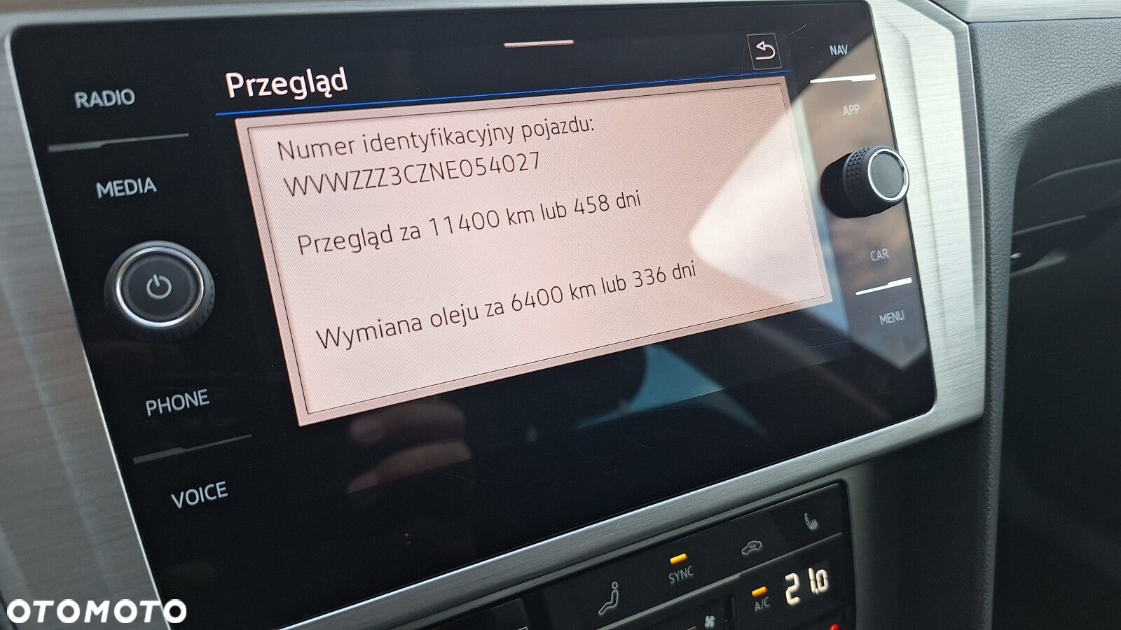 Volkswagen Passat - 32