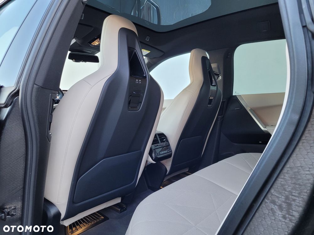 BMW iX xDrive50 111.5kWh Signature - 27