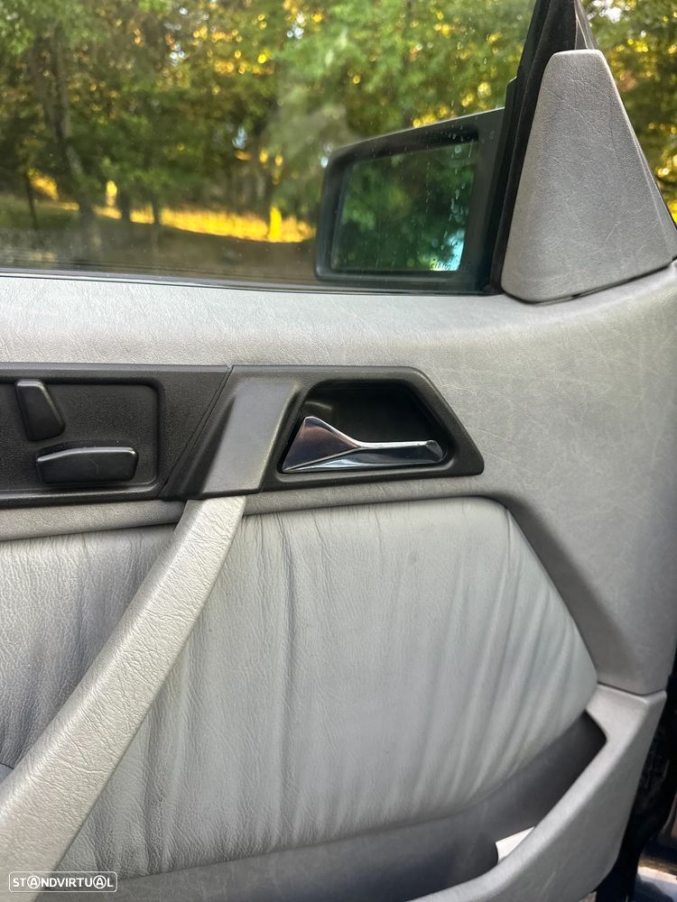 Mercedes-Benz E 200 - 30