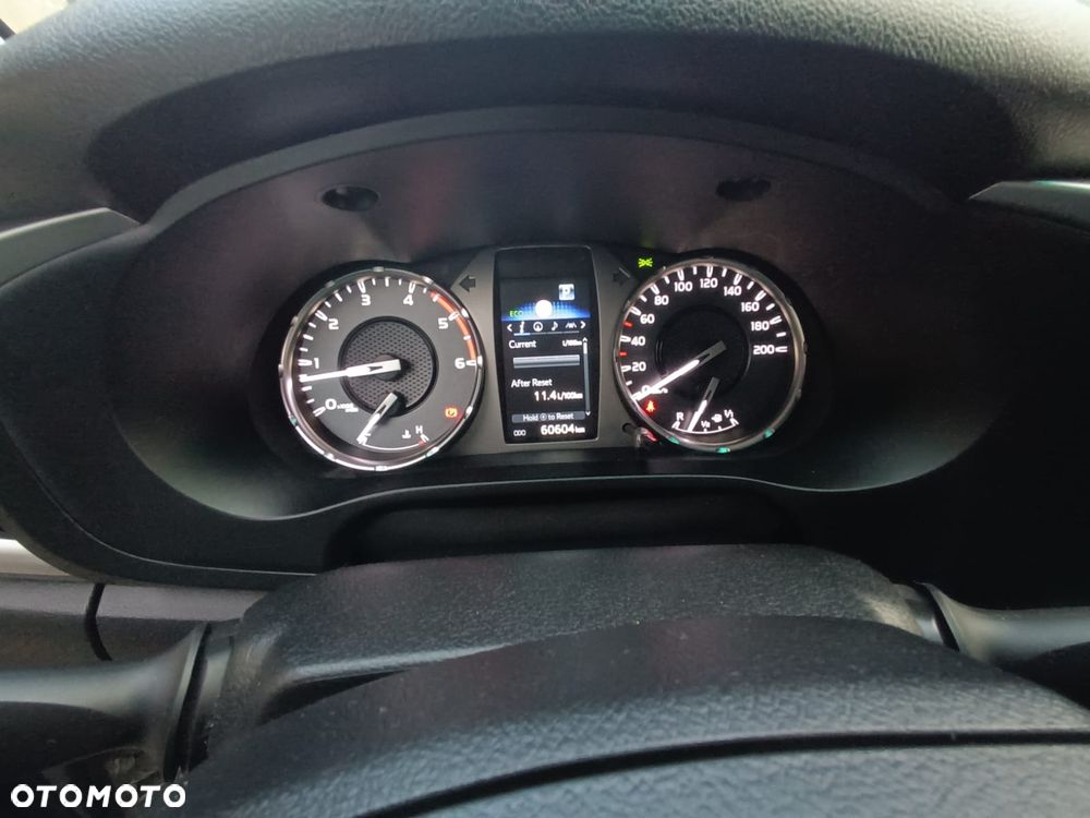 Toyota Hilux 2.8 D-4D Double Cab Invincible Sport 4x4 - 20