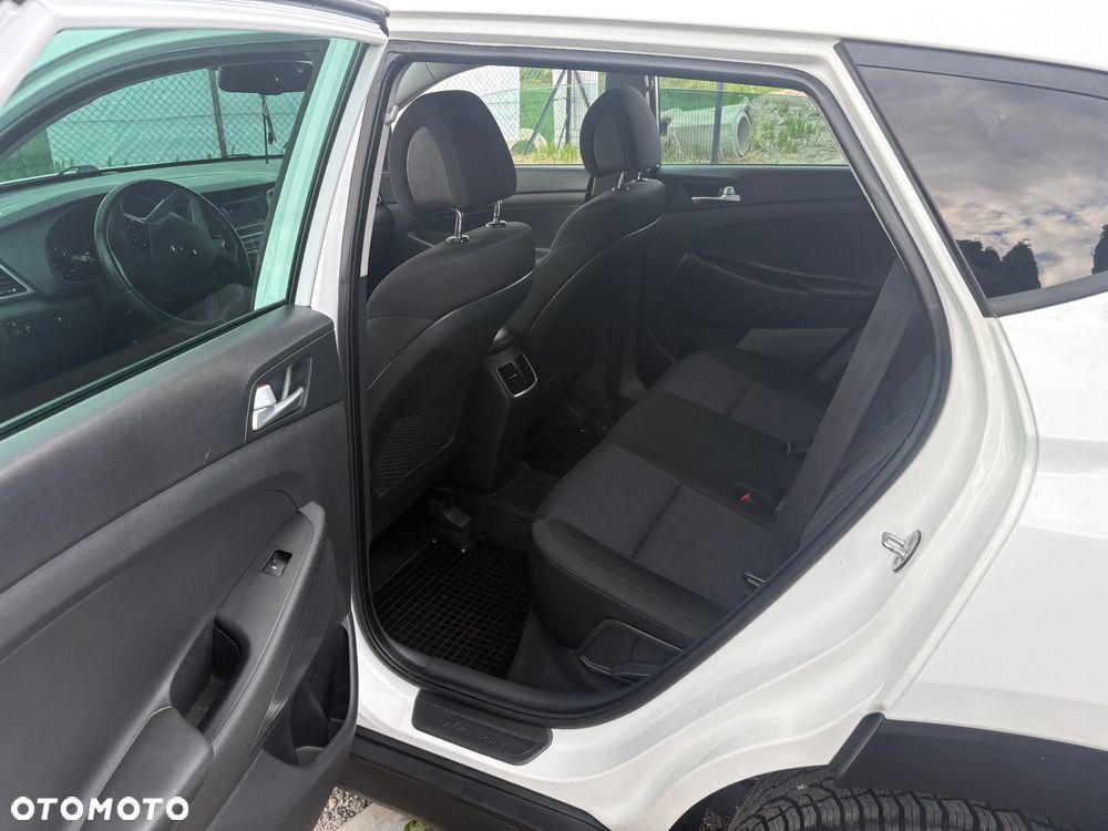 Hyundai Tucson 1.6 GDI BlueDrive Comfort 2WD - 20