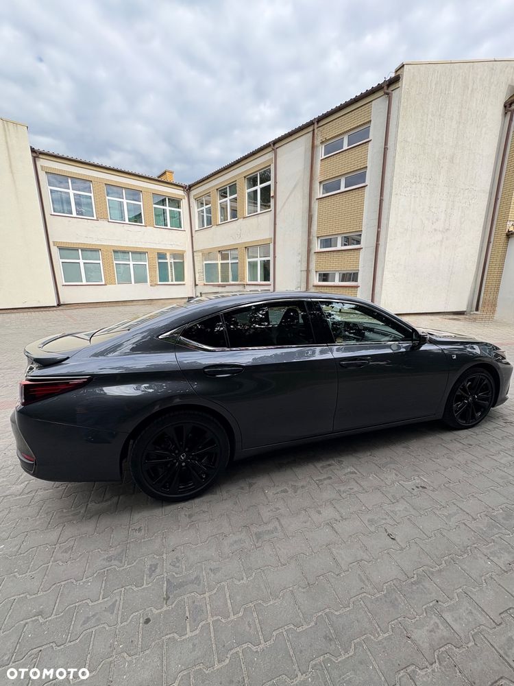 Lexus ES 300h F Sport Edition - 4