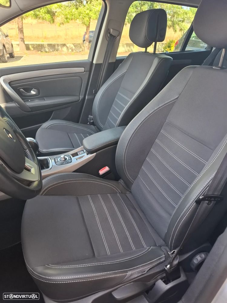 Renault Laguna Break 2.0 dCi Dynamique S - 13