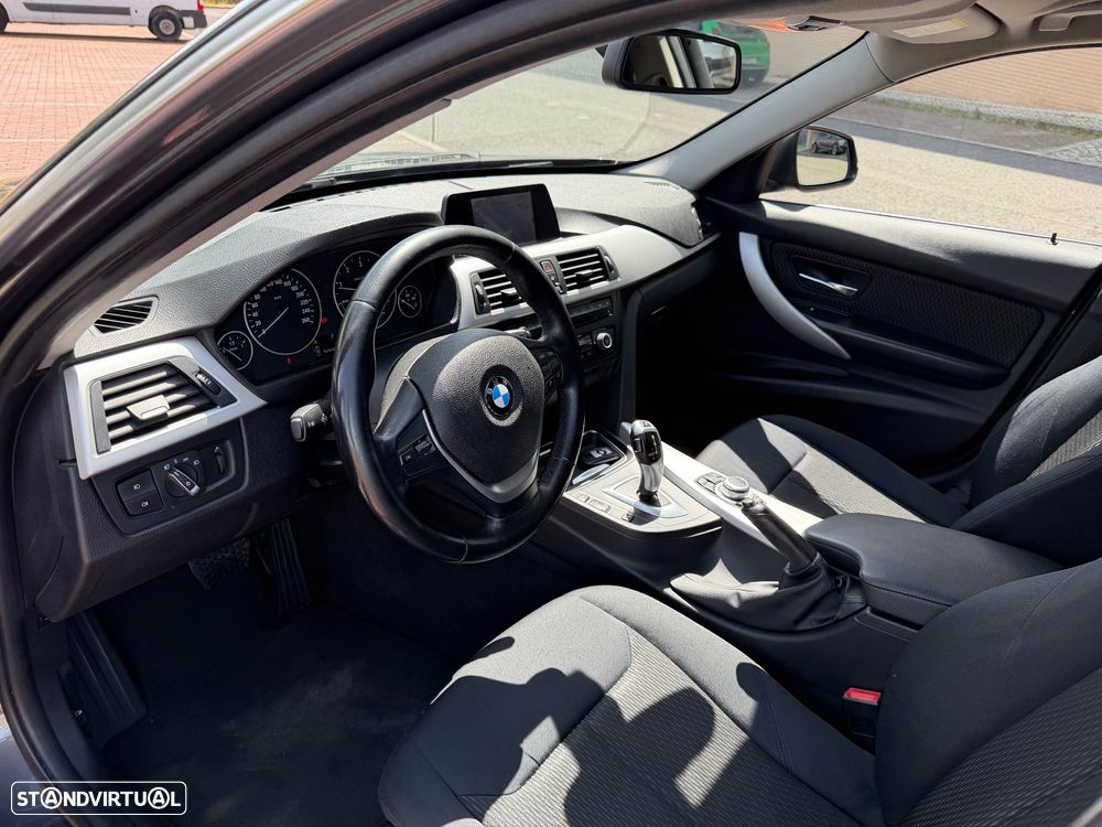 BMW 320 d Auto Line Luxury - 18