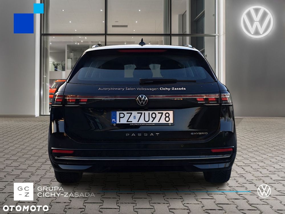 Volkswagen Passat - 4