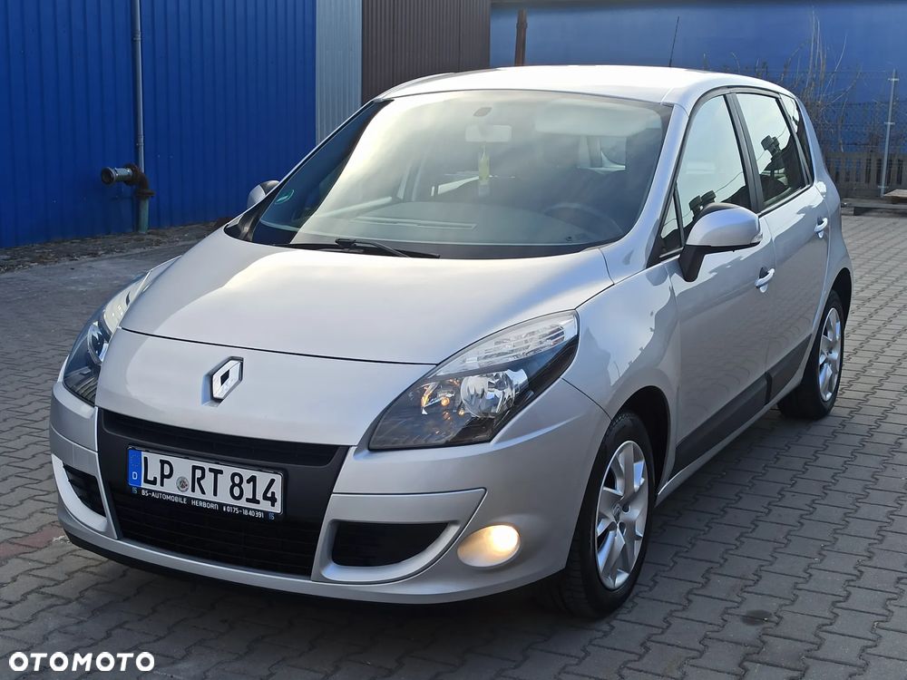 Renault Scenic 1.6 16V 110 TomTom Edition - 2