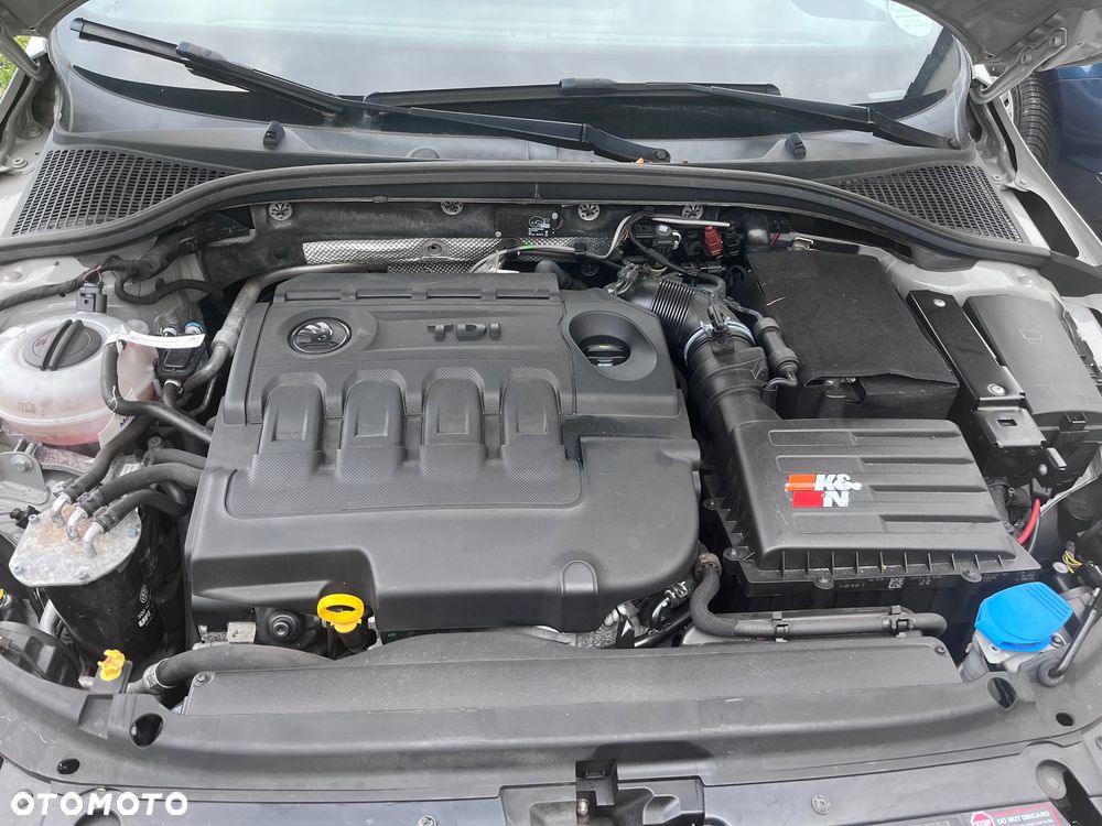 Skoda Octavia 2.0 TDI RS - 19