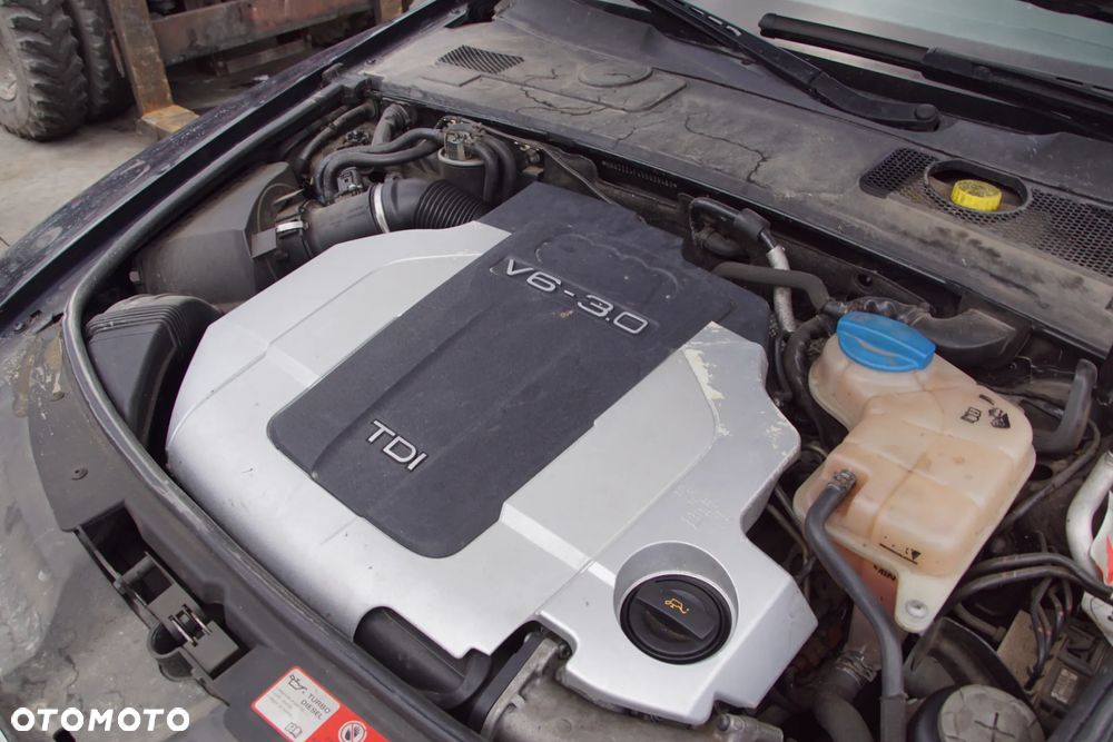 Auto na części - Audi A6 C6 3.0 TDI 224 KM BMK GZW LZ9W 2004R Silnik Skrzynia Drzwi Maska Klapa Zderzak Błotnik Lampa Szyba Deska Kokpit Sterownik Moduł Czujnik Licznik Kierownica Wyświetlacz - 15