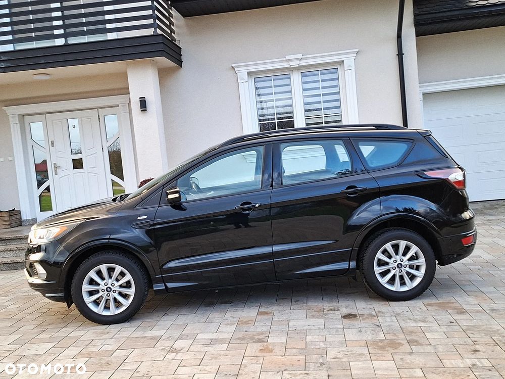 Ford Kuga 1.5 EcoBoost 2x4 ST-Line - 11