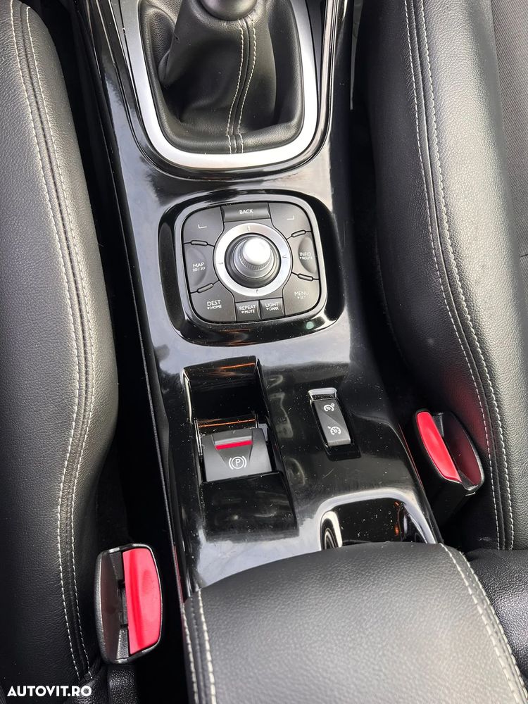 Renault Megane TCe 130 BOSE Edition - 17